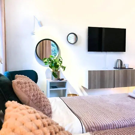 Aparthotel Chummy House 3*